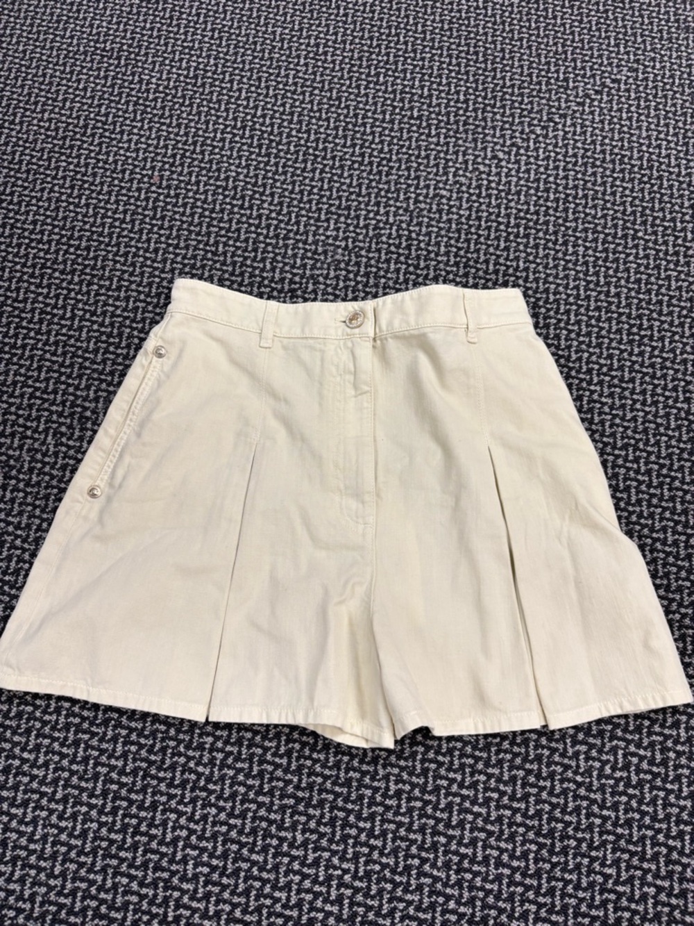 Chanel Women's Cream Pleated Cotton Shorts